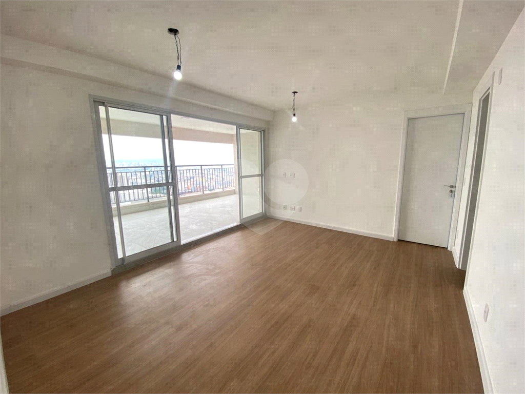 Apartamento com 3 quartos e varanda gourmet próximo do metrô