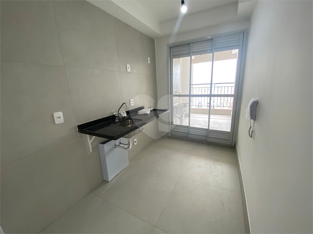 Apartamento com 3 quartos e varanda gourmet próximo do metrô