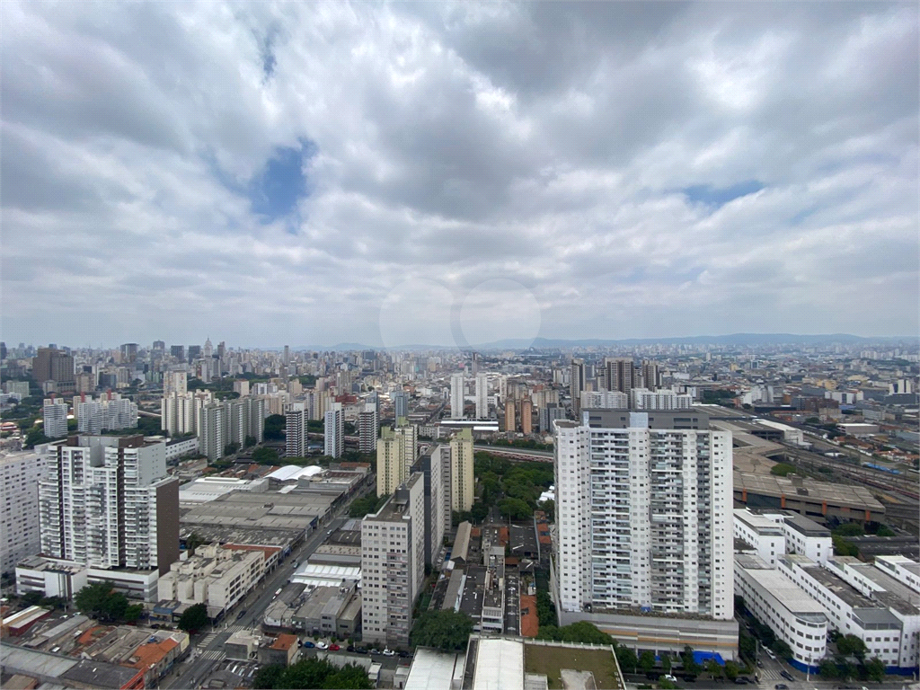 Apartamento com 3 quartos e varanda gourmet próximo do metrô