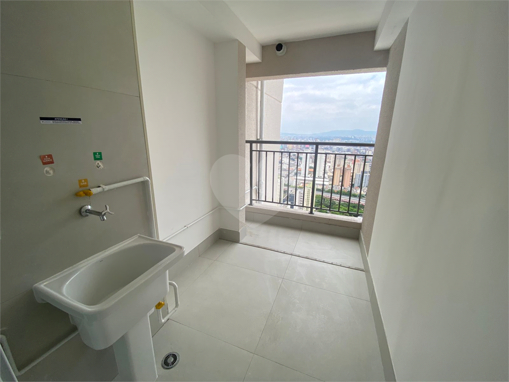 Apartamento com 3 quartos e varanda gourmet próximo do metrô