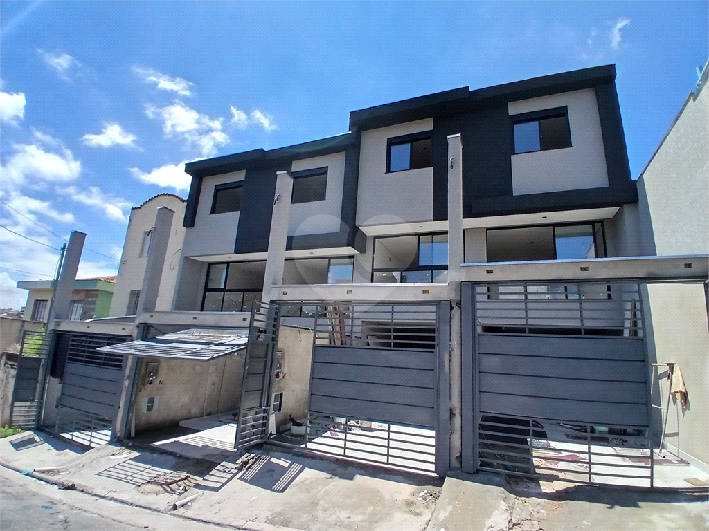 Sobrado Novo Vila Bonilha: 3 Dorms (1 Suíte), arquitetura moderna e entrega em breve.