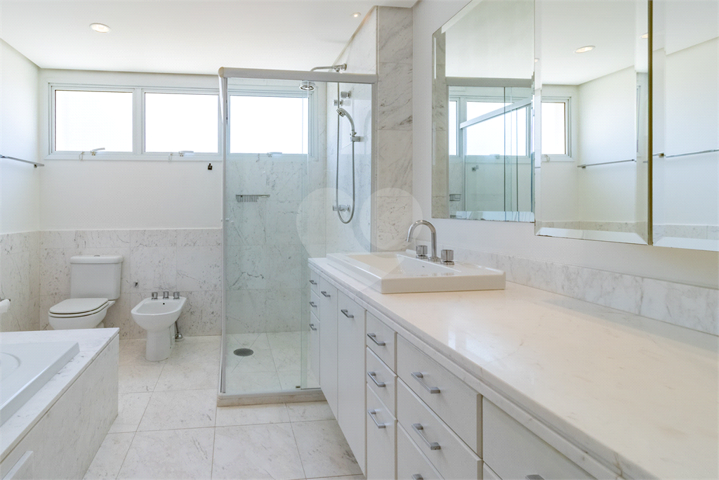 APTO 3 SUITES + 3 VAGAS  - ALTO DE PINHEIROS - CONDOMINIO DUO 