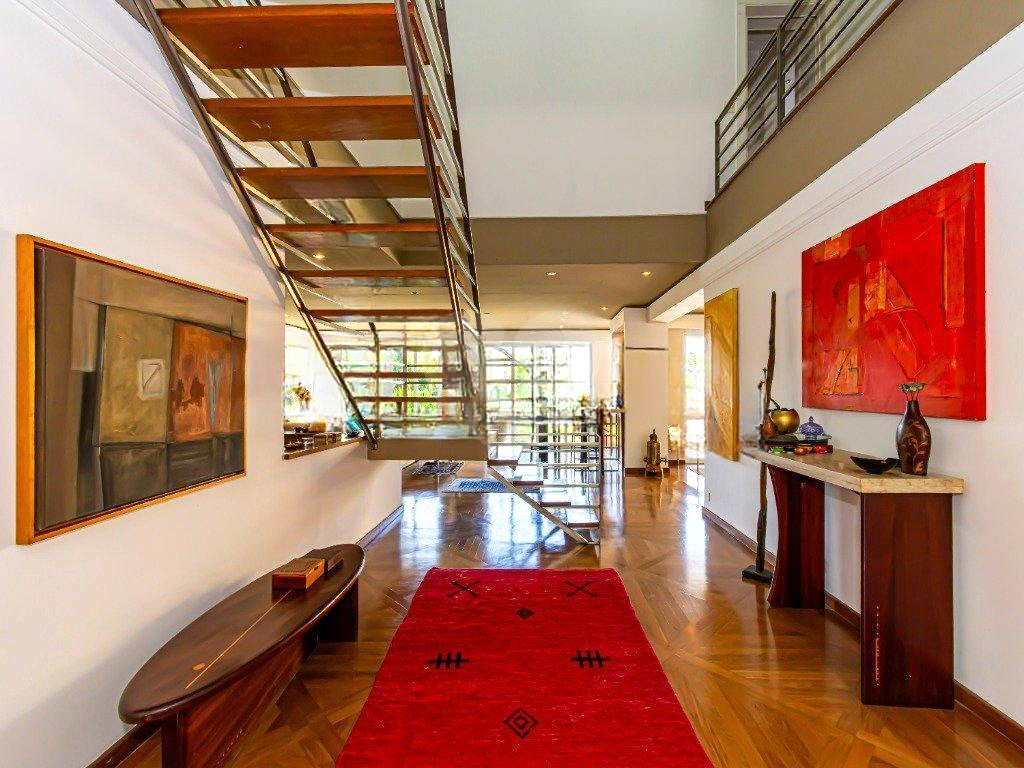 Casa com piscina, jacuzzi e vista privilegiada no Jardim Guedala 