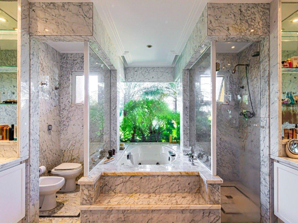 Casa com piscina, jacuzzi e vista privilegiada no Jardim Guedala 