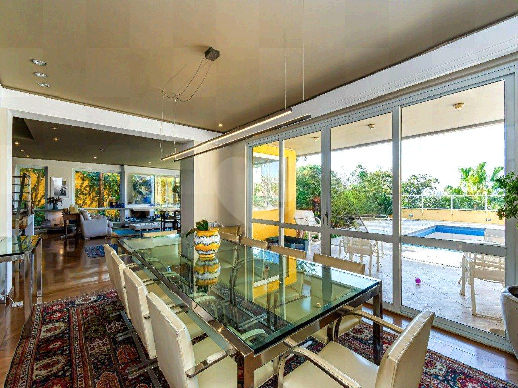 Casa com piscina, jacuzzi e vista privilegiada no Jardim Guedala 