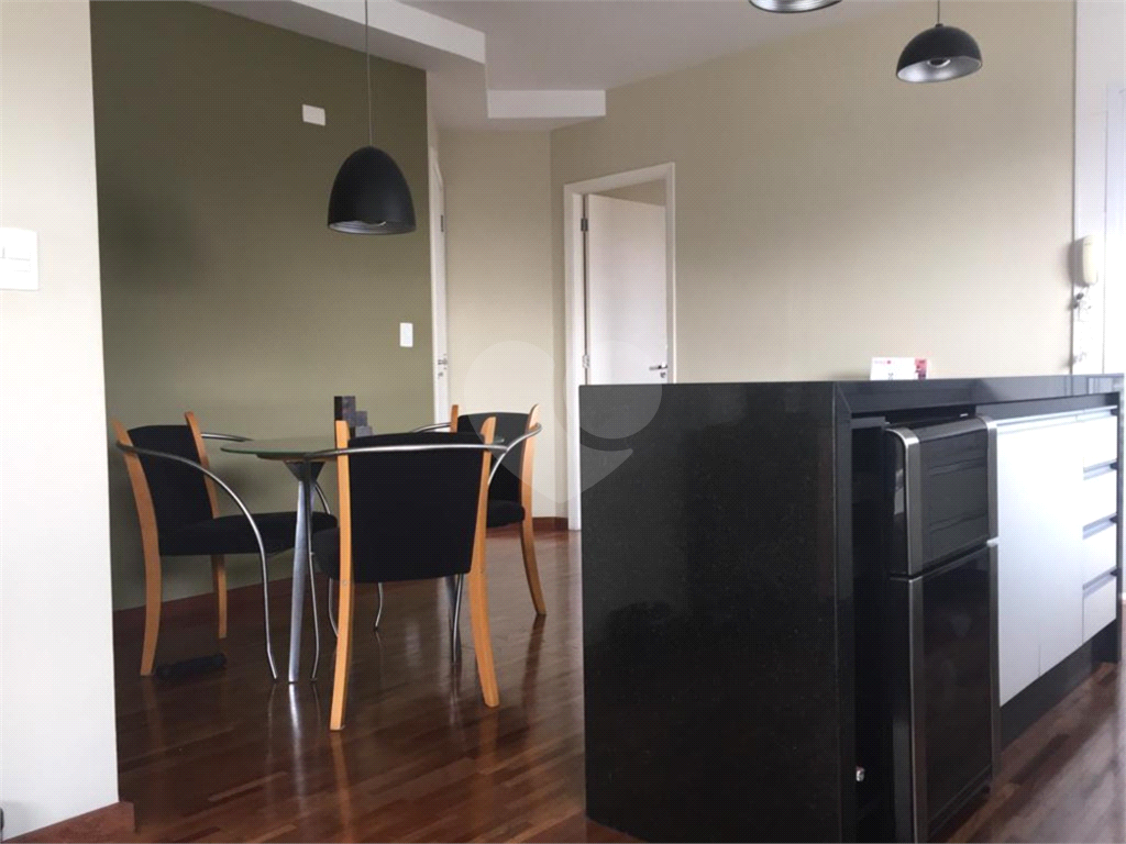 APARTAMENTO em CERQUEIRA CÉSAR