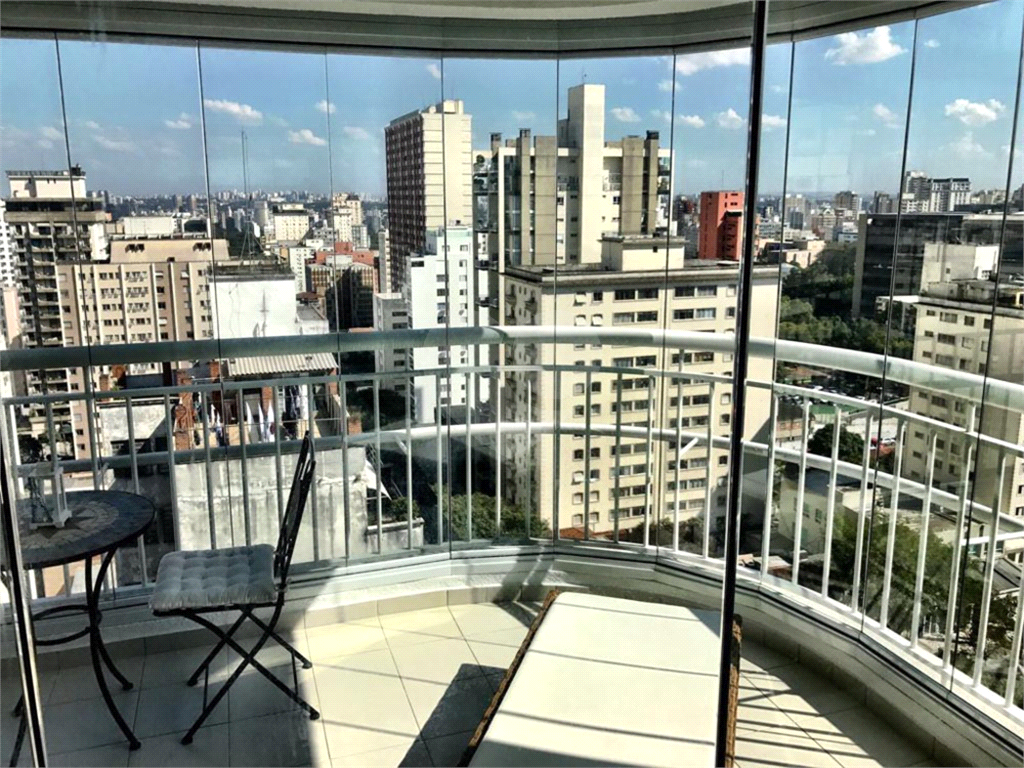 APARTAMENTO em CERQUEIRA CÉSAR