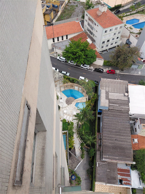 Apartamento espaçoso com 2 quartos, suíte e sala para três ambientes