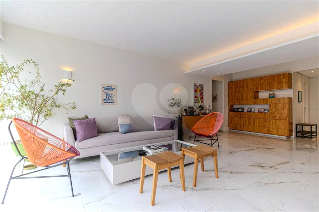 Apartamento Higienópolis 3 dormitórios, sendo 1 suíte e 2 vagas de garagem 