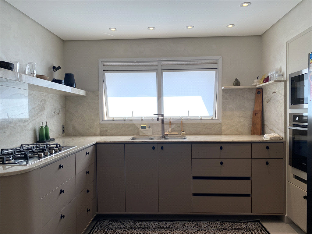 APARTAMENTO em SANTANA