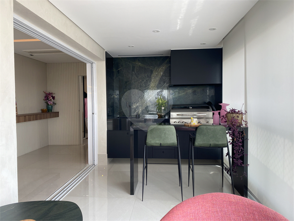 APARTAMENTO em SANTANA