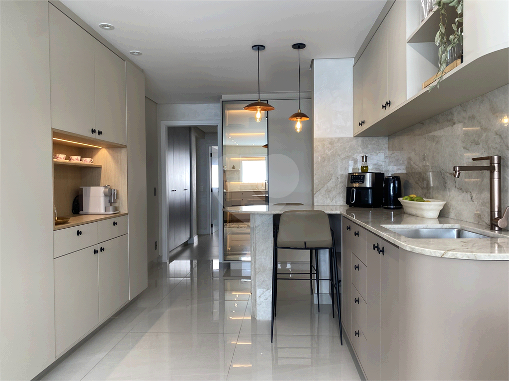 APARTAMENTO em SANTANA