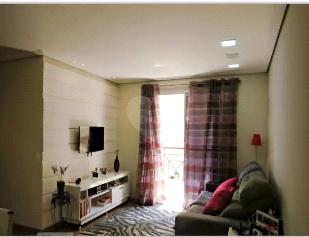 Vende- se Apartamento 65m com  02 dormitórios -  01 vaga de garagem portaria 24 horas