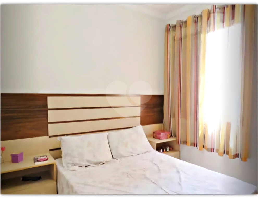 Vende- se Apartamento 65m com  02 dormitórios -  01 vaga de garagem portaria 24 horas