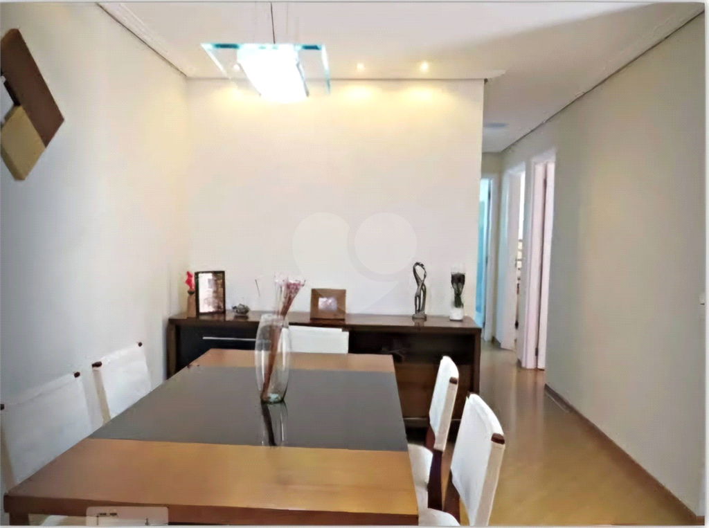 Vende- se Apartamento 65m com  02 dormitórios -  01 vaga de garagem portaria 24 horas