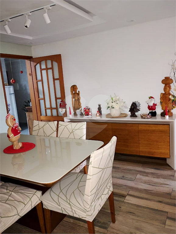 APARTAMENTO À VENDA NO JARDIM DAS LARANJEIRAS | 98M² | 3 DORMITÓRIOS | VARANDA | LAZER DE CLUBE
