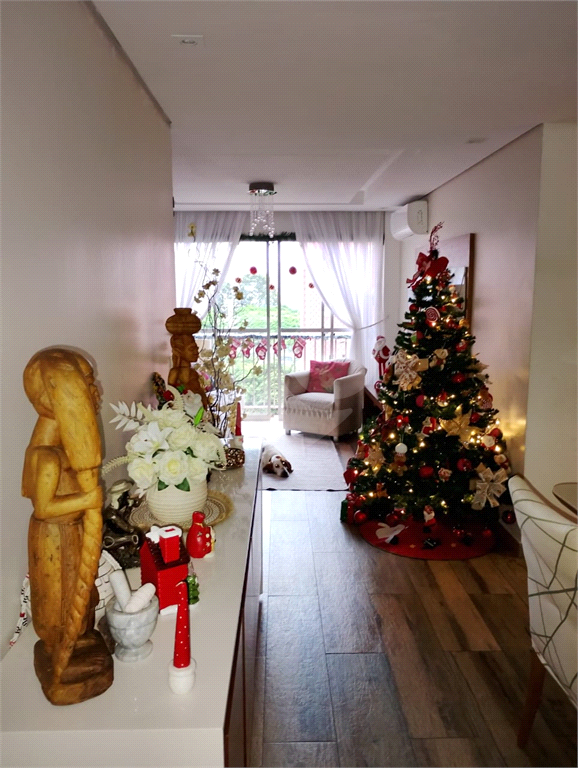 APARTAMENTO À VENDA NO JARDIM DAS LARANJEIRAS | 98M² | 3 DORMITÓRIOS | VARANDA | LAZER DE CLUBE