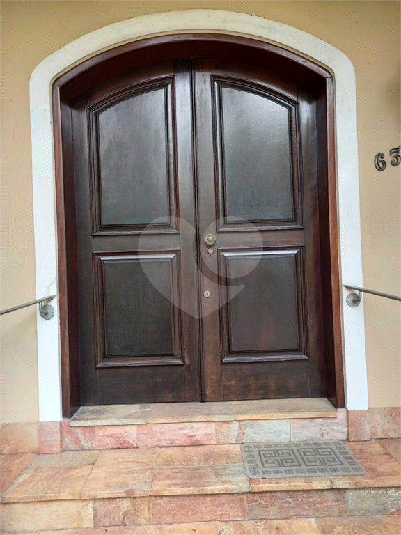 Casa à venda no Morumbi, 4 quartos, 2 suites, 6 vagas, quintal, esquina