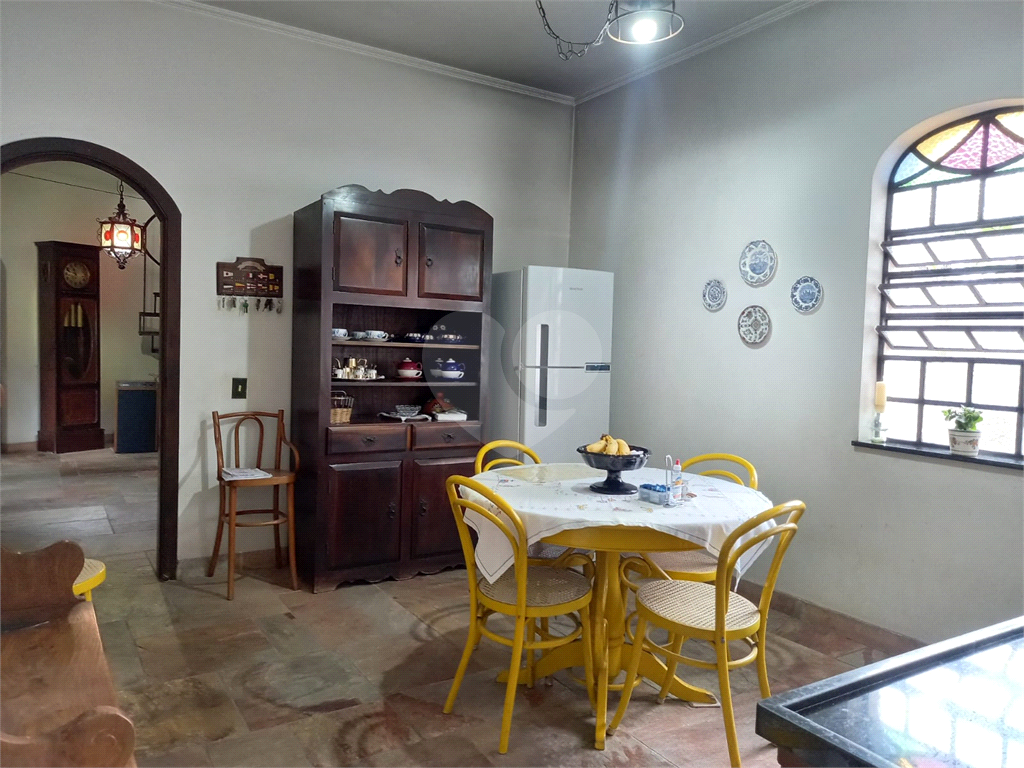 Casa à venda no Morumbi, 4 quartos, 2 suites, 6 vagas, quintal, esquina