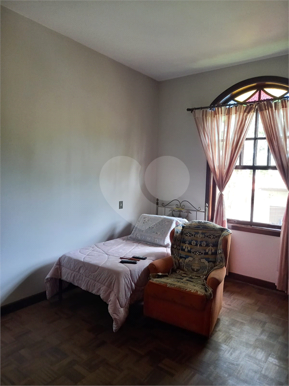 Casa à venda no Morumbi, 4 quartos, 2 suites, 6 vagas, quintal, esquina