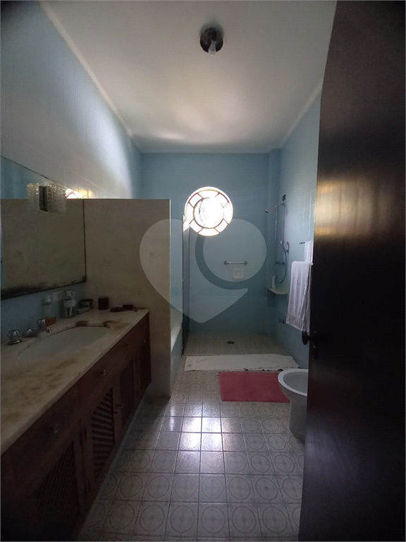 Casa à venda no Morumbi, 4 quartos, 2 suites, 6 vagas, quintal, esquina