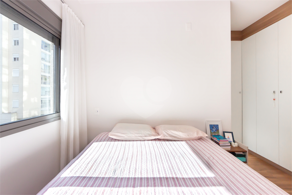 Apartamento - São Judas - 2 Quartos / Dormitórios - 1 Suíte - 1 Vaga - Venda / Compra