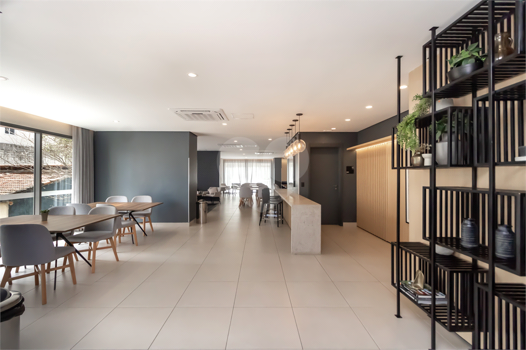 Apartamento - São Judas - 2 Quartos / Dormitórios - 1 Suíte - 1 Vaga - Venda / Compra