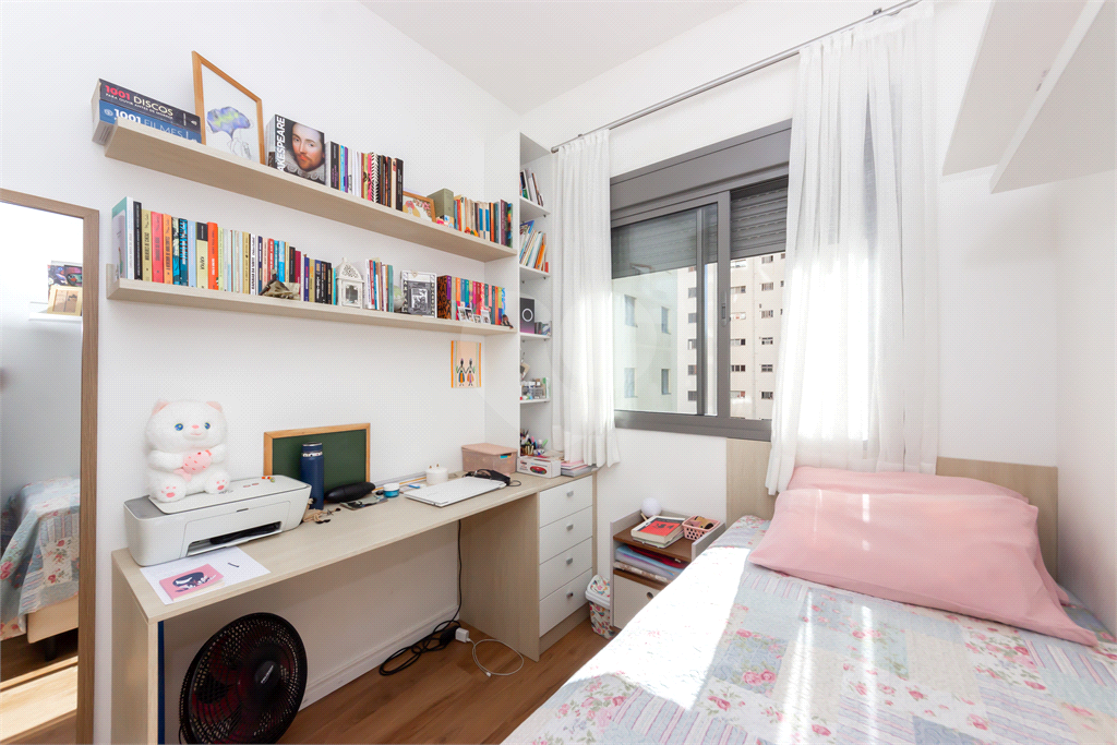 Apartamento - São Judas - 2 Quartos / Dormitórios - 1 Suíte - 1 Vaga - Venda / Compra