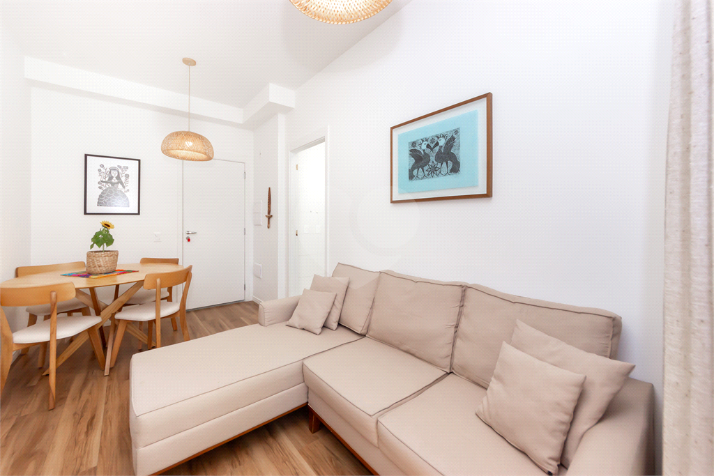 Apartamento - São Judas - 2 Quartos / Dormitórios - 1 Suíte - 1 Vaga - Venda / Compra