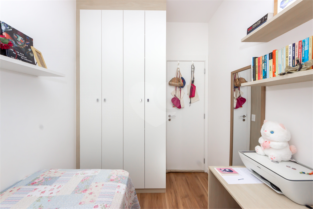 Apartamento - São Judas - 2 Quartos / Dormitórios - 1 Suíte - 1 Vaga - Venda / Compra