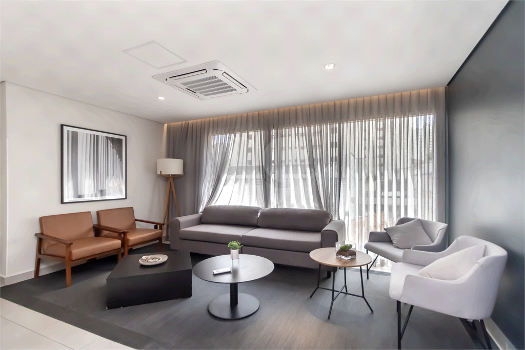 Apartamento - São Judas - 2 Quartos / Dormitórios - 1 Suíte - 1 Vaga - Venda / Compra