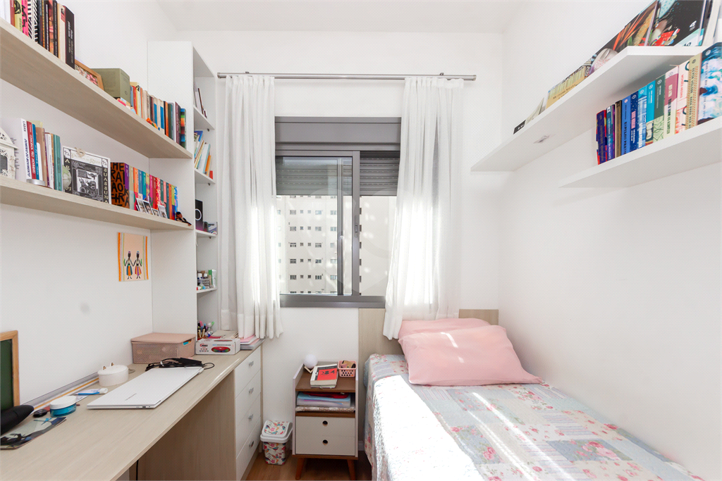 Apartamento - São Judas - 2 Quartos / Dormitórios - 1 Suíte - 1 Vaga - Venda / Compra