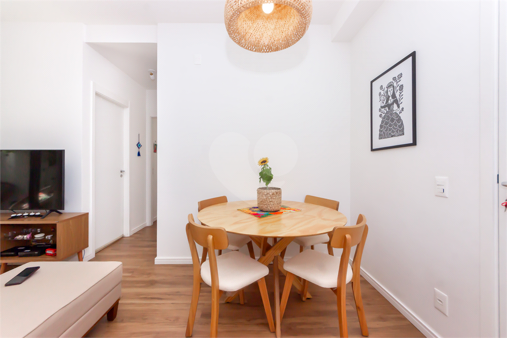 Apartamento - São Judas - 2 Quartos / Dormitórios - 1 Suíte - 1 Vaga - Venda / Compra