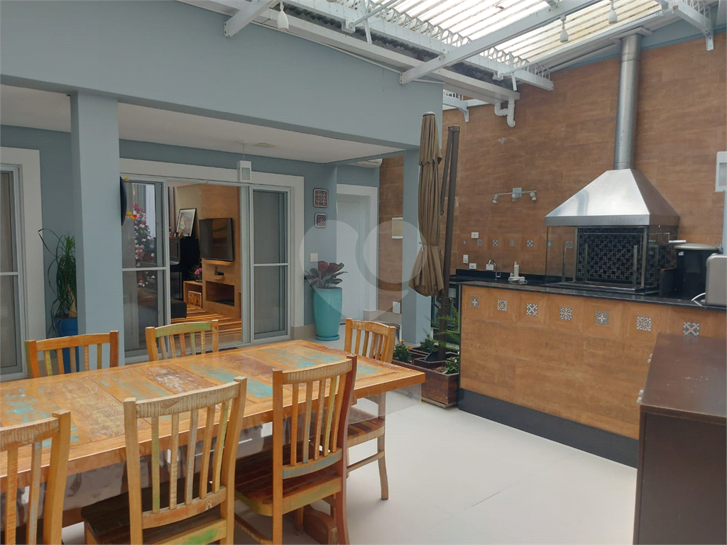 Sobrado a venda em Condominio Fechado no Bairro do Horto 