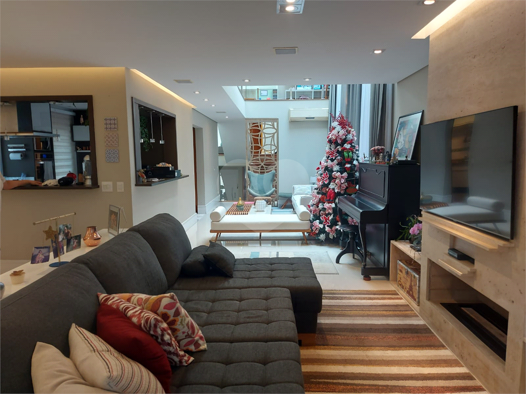 Sobrado a venda em Condominio Fechado no Bairro do Horto 