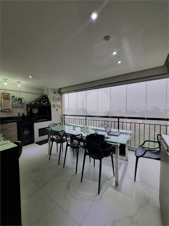 LOCAÇÃO: Apartamento 100m² - Chácara Cantareira com Vista Livre e Decoração Ímpar - 2 vagas