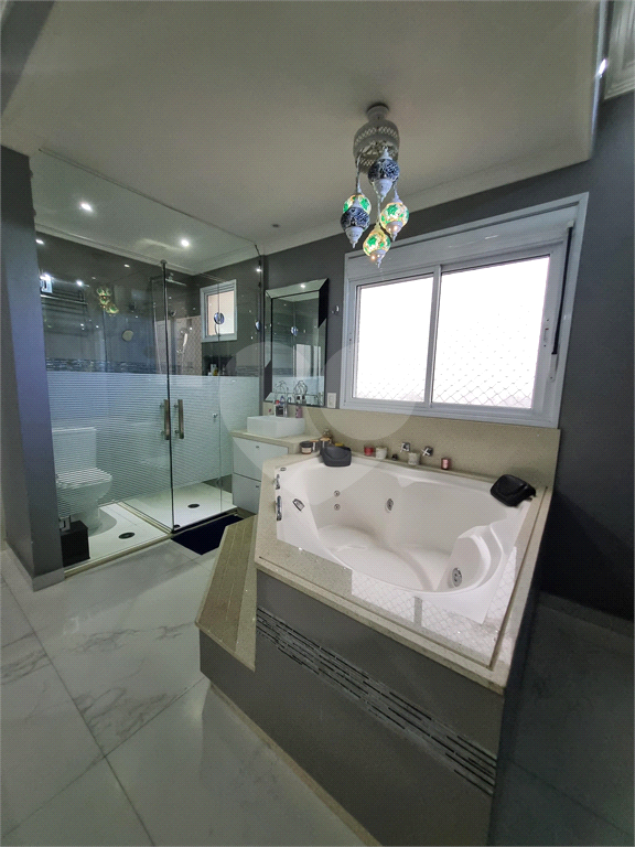 LOCAÇÃO: Apartamento 100m² - Chácara Cantareira com Vista Livre e Decoração Ímpar - 2 vagas