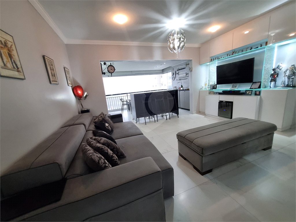 LOCAÇÃO: Apartamento 100m² - Chácara Cantareira com Vista Livre e Decoração Ímpar - 2 vagas