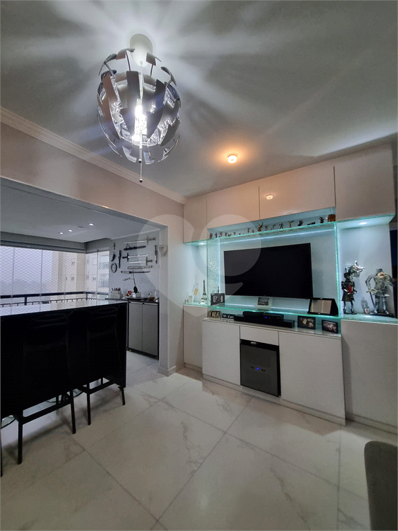 LOCAÇÃO: Apartamento 100m² - Chácara Cantareira com Vista Livre e Decoração Ímpar - 2 vagas