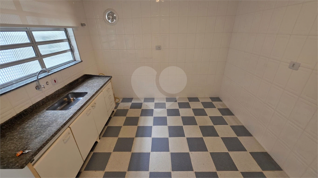 Sobrado para Locação – Jardim São Paulo | 2 Dormitórios, 2 Vagas e Quintal Amplo