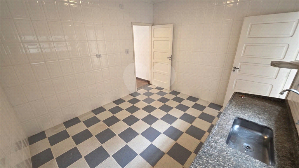 Sobrado para Locação – Jardim São Paulo | 2 Dormitórios, 2 Vagas e Quintal Amplo