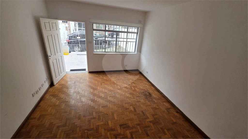 Sobrado para Locação – Jardim São Paulo | 2 Dormitórios, 2 Vagas e Quintal Amplo