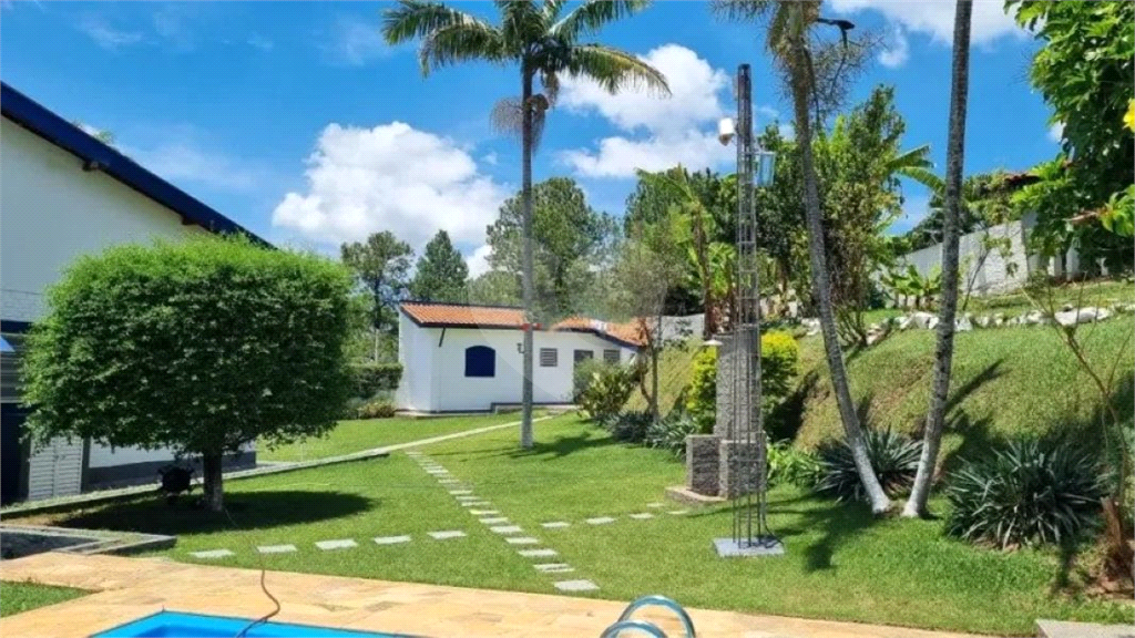 Chácara à Venda | 2.980 m² | 4 dormitórios, 2 suítes | piscina | 8 vagas em Serra Negra/SP!