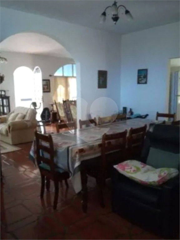 Chácara à Venda | 2.980 m² | 4 dormitórios, 2 suítes | piscina | 8 vagas em Serra Negra/SP!