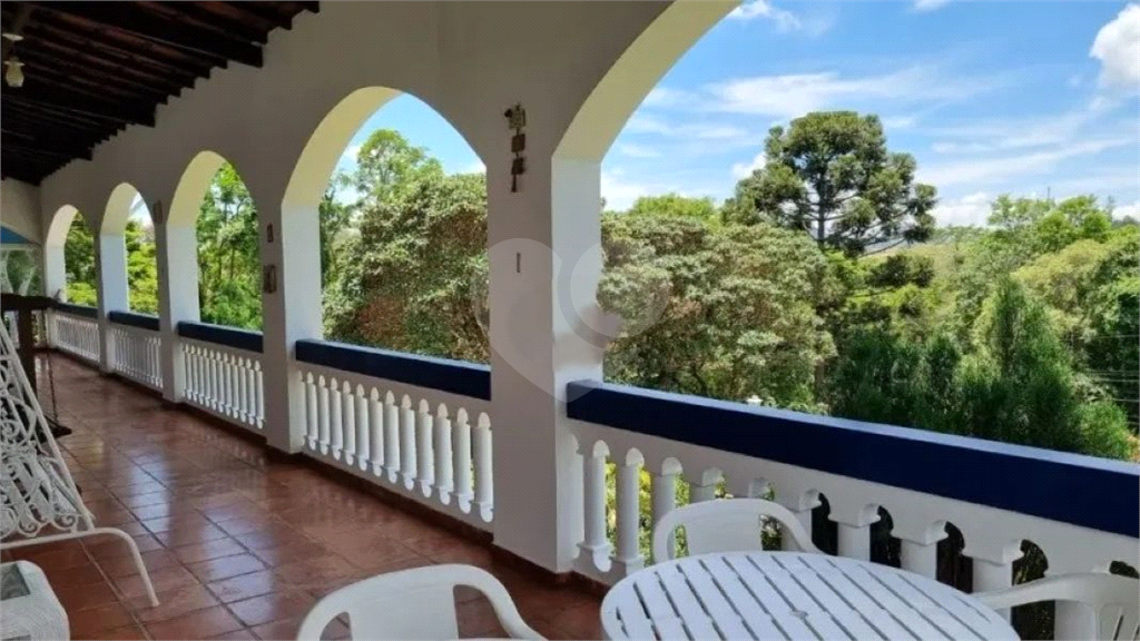 Chácara à Venda | 2.980 m² | 4 dormitórios, 2 suítes | piscina | 8 vagas em Serra Negra/SP!