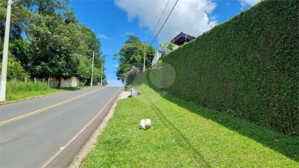 Chácara à Venda | 2.980 m² | 4 dormitórios, 2 suítes | piscina | 8 vagas em Serra Negra/SP!