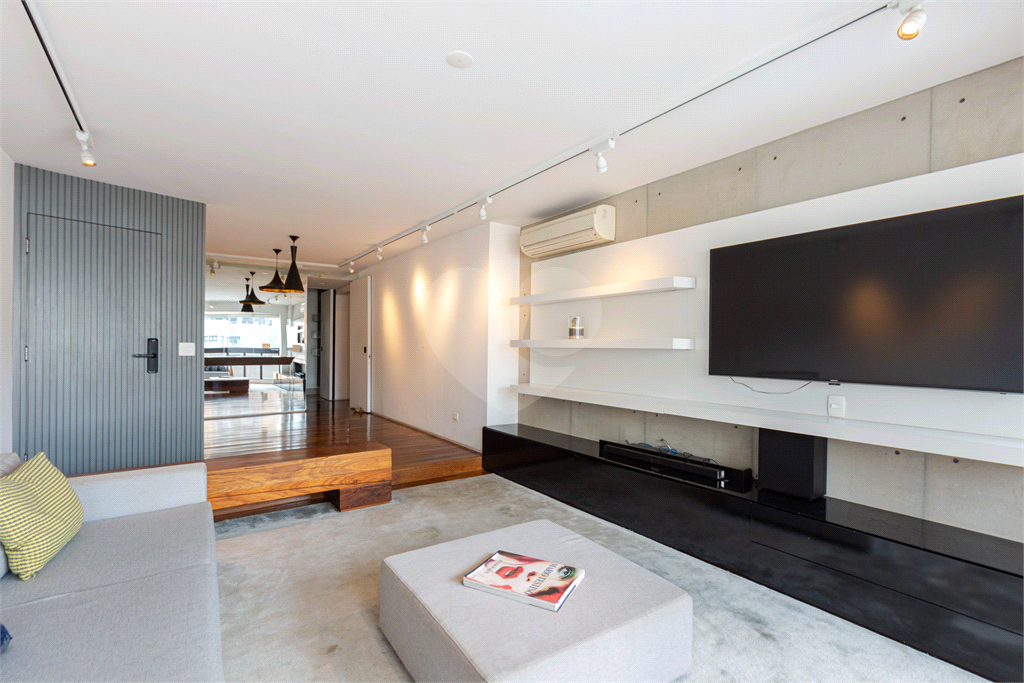 APARTAMENTO À VENDA COM 3 DORMITÓRIOS - 2 VAGAS - 138M2 EM PINHEIROS