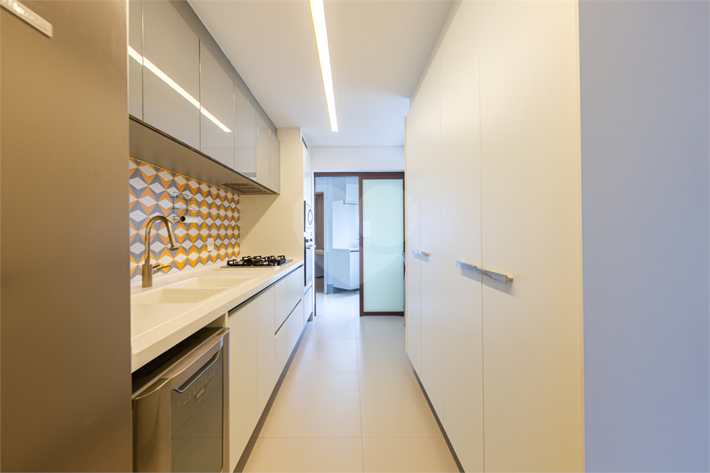 APARTAMENTO À VENDA COM 3 DORMITÓRIOS - 2 VAGAS - 138M2 EM PINHEIROS