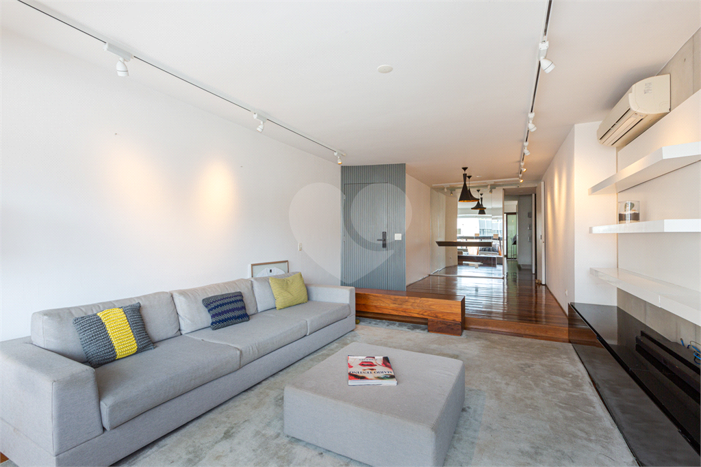 APARTAMENTO À VENDA COM 3 DORMITÓRIOS - 2 VAGAS - 138M2 EM PINHEIROS