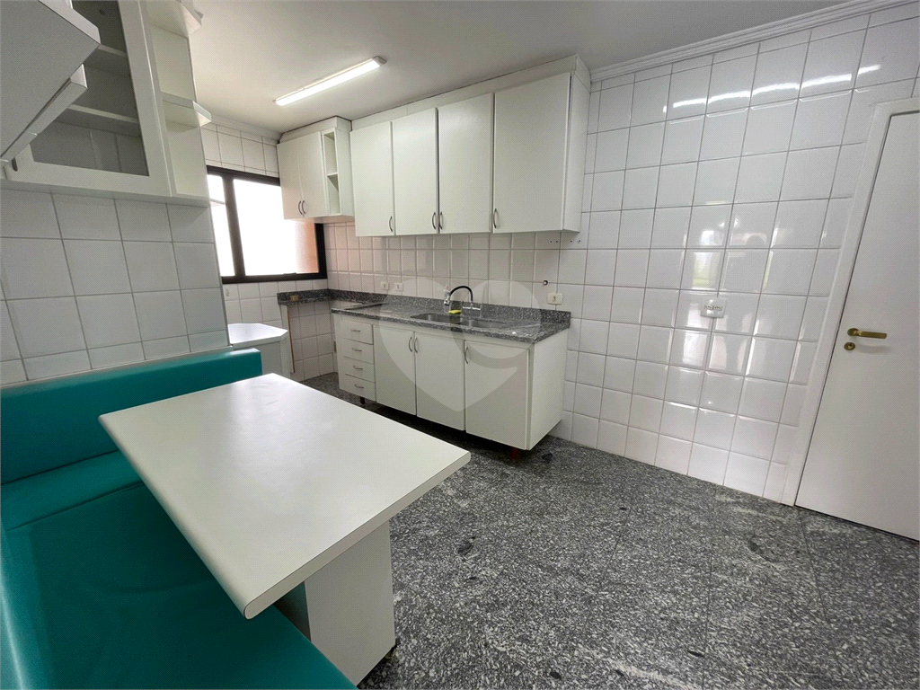 Apartamento Perdizes, 112 m2,  3 dormitórios, 1 suíte, duas vagas para locação! Ótima localização 